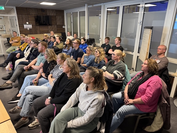 Vrijwilligers en nieuwe gezichten tijdens ALV van ZPCW